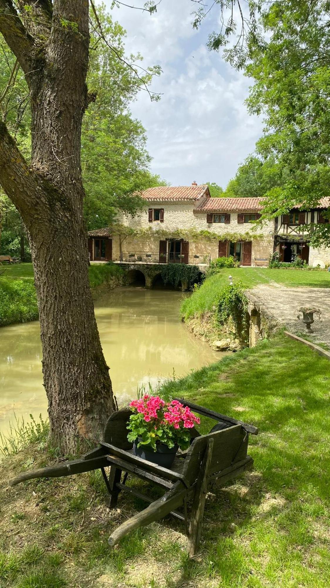 Gite Le Moulin Samsara Homps  Exteriör bild